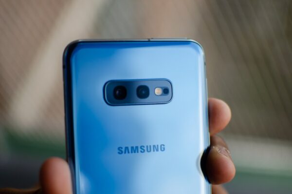 Samsung Galaxy S10E - Imagen 3